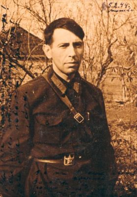 Офицер СМЕРШ Аркадий Акимович Штейнберг незадолго до второго ареста. Румыния. 1944 год
